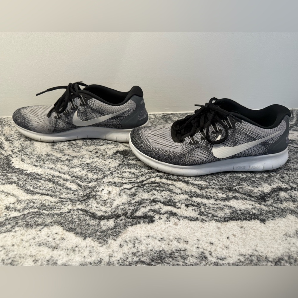 Nike Free RN 2017 Gray/White Athletic Running Shoes